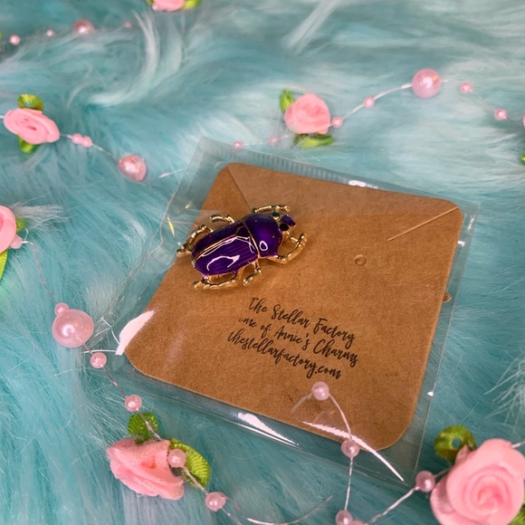 Enamel Beetle Fashion Brooch - Picture 7 of 8